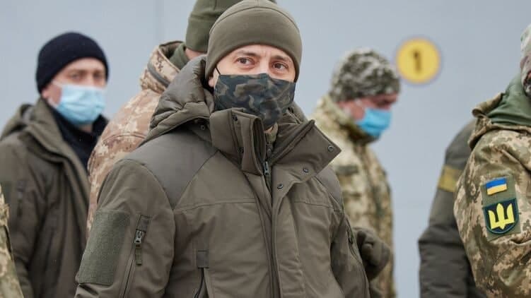 Zelenskiy umummilliy safarbarlik e’lon qildi