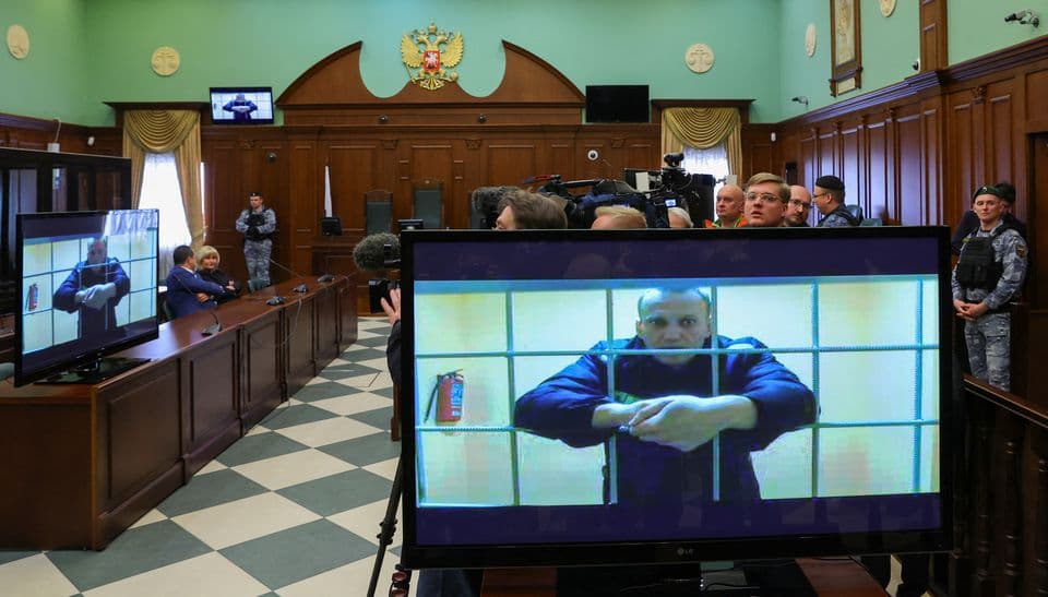 Навального увезли из колонии в Покрове в неизвестном направлении 