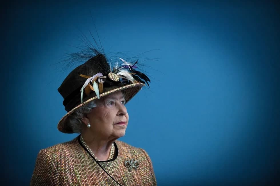 Qirolicha Yelizaveta II vafot etdi. Charlz III - yangi qirol
