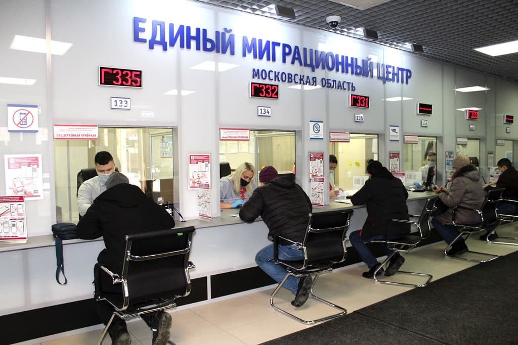 В 2022 году Россия вводит бессрочную IT-карту мигранта