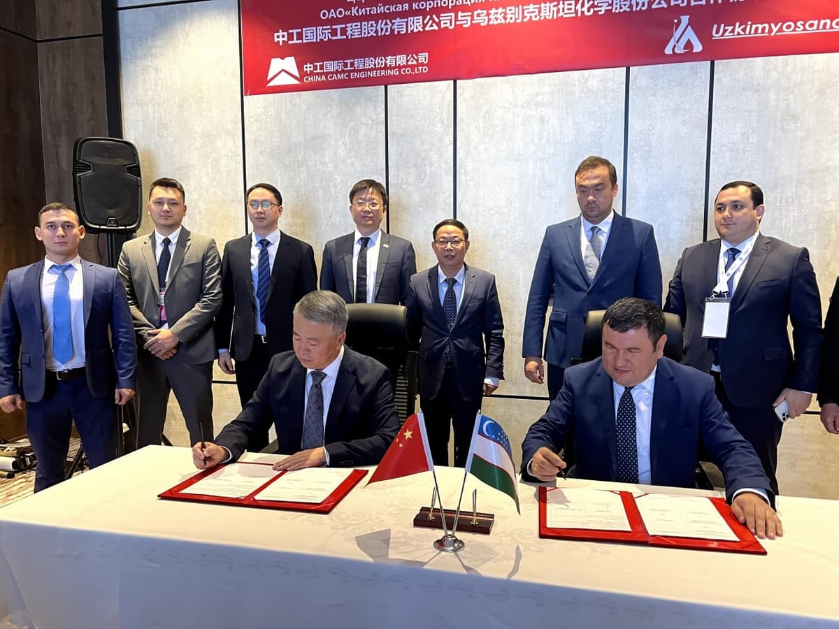 ШҲТ саммити доирасида “Ўзкимёсаноат” АЖ ва “China Camc Engineering Co., LTD” компанияси ўртасида битим имзоланди