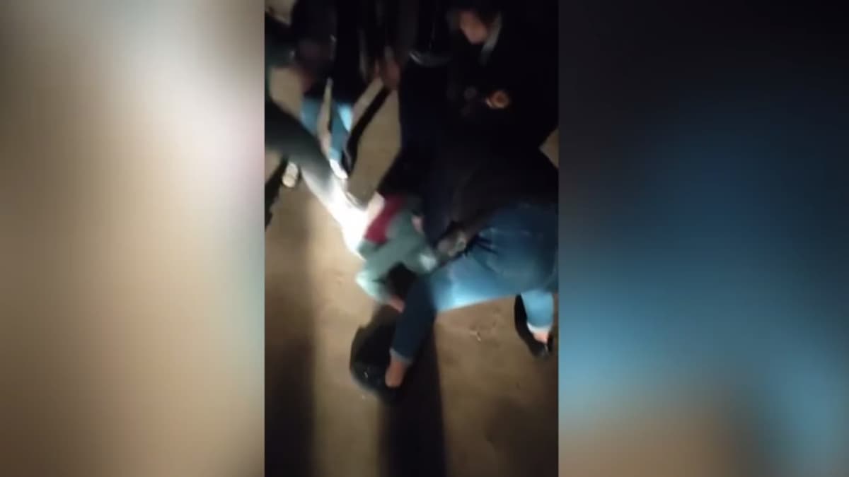 IIV Qoraqalpog‘istonda bir guruh qizlar o‘zlari tengi qizni do‘pposlab, samosud qilishganiga izoh berdi