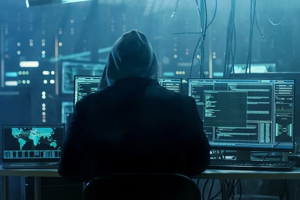 Хакеры из Anonymous объявили «кибервойну» правительству России
