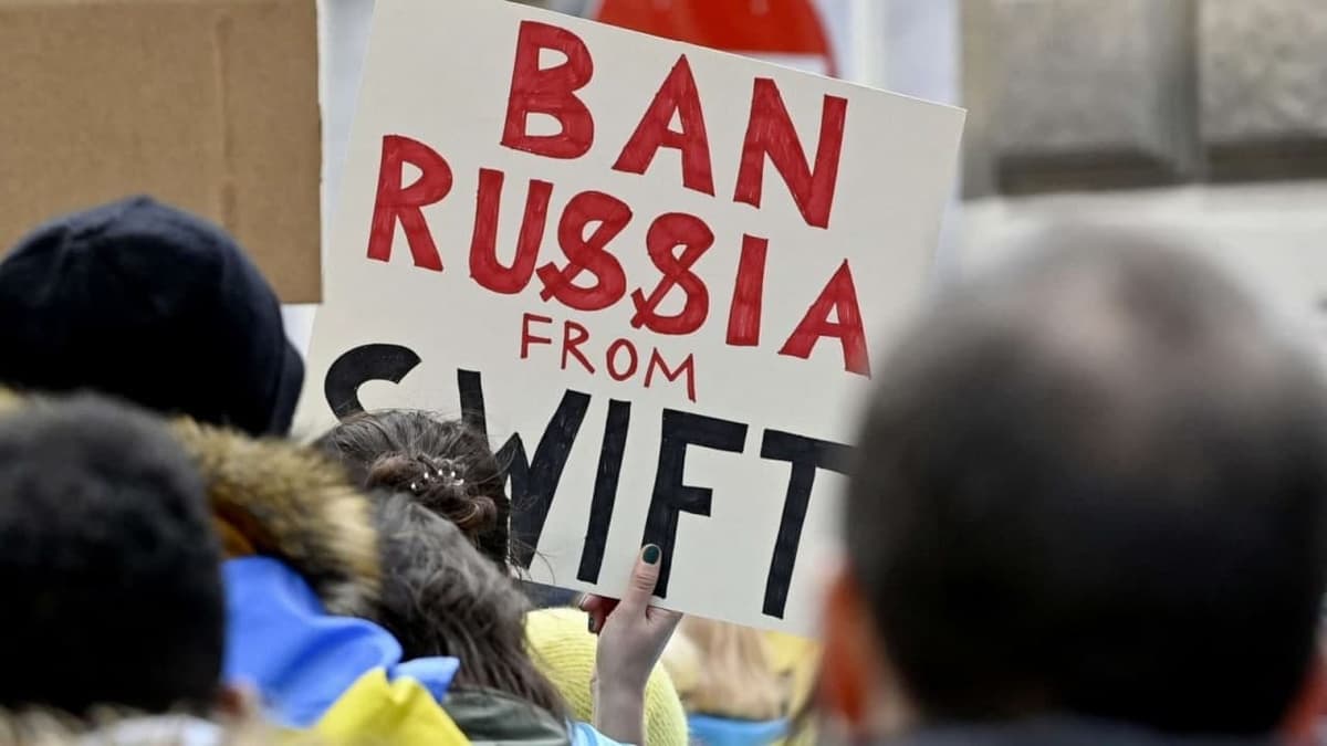 Bosqin uchun eng qimmat jazo: SWIFT tizimidan uzilishi Rossiya uchun qanchalik halokatli?