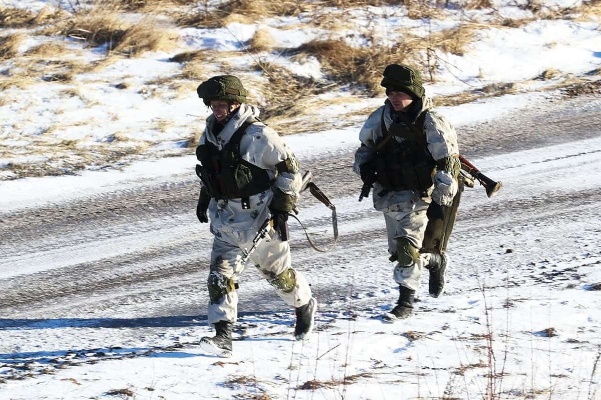 Minsk mashg‘ulotlardan so‘ng birorta ham rossiyalik harbiy Belarus hududida qolmasligini bildirdi