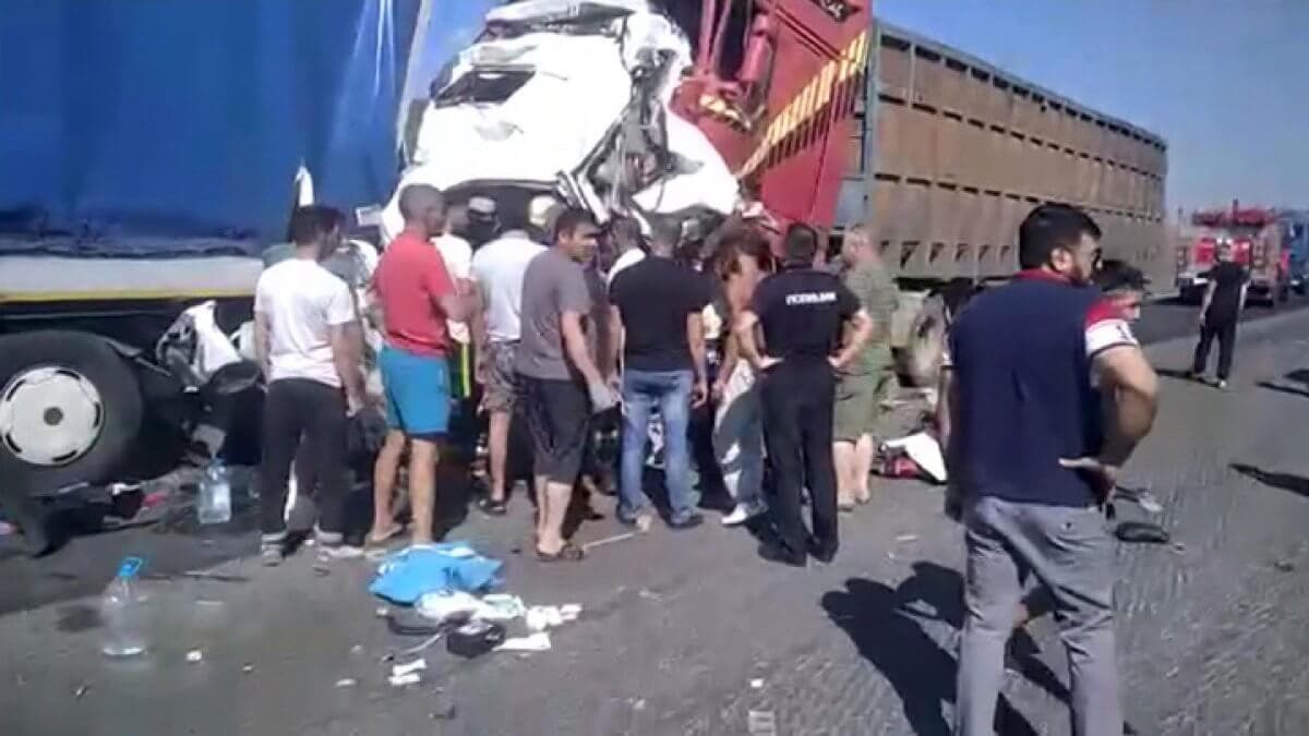 В Кыргызстане 23 августа объявлено днем траура 