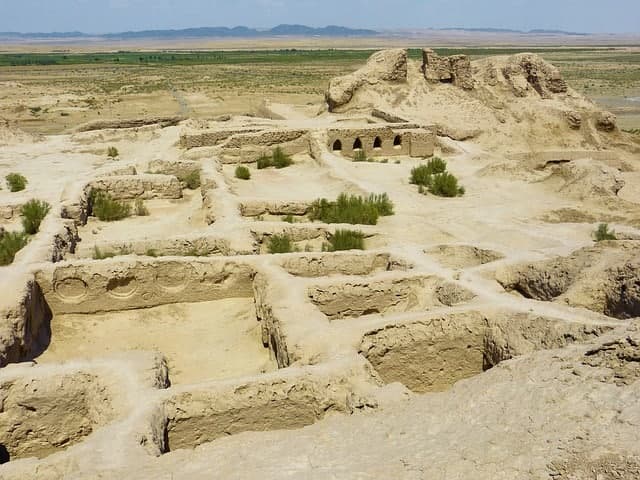 Gaistontepa yodgorligi buzib tashlandi. Rasmiylar bu yerni dalahovli qurish uchun berib yuborgan