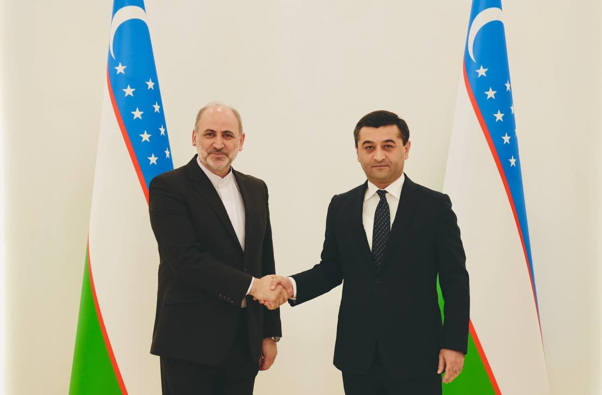Iran’s new ambassador to Uzbekistan hands over copies of his credentials to FM Saidov