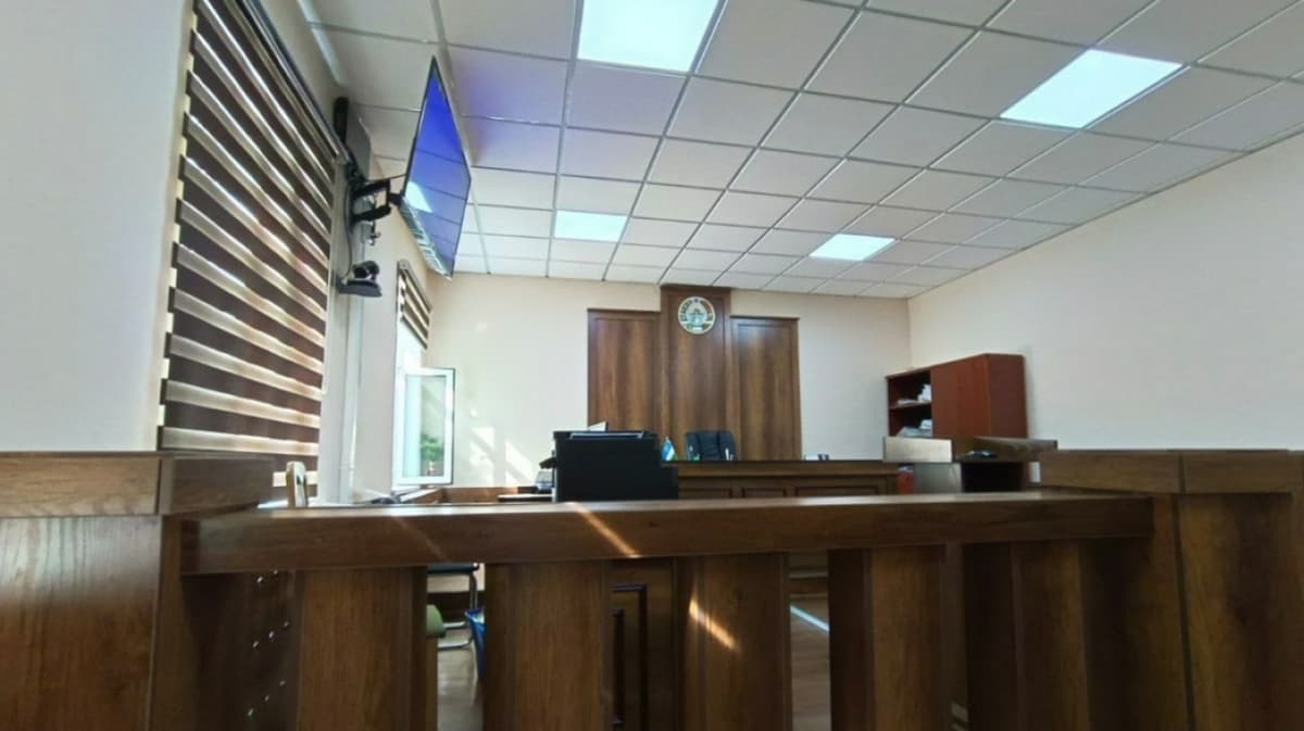 A citizen who unfairly served 8 years in prison to be paid 100 million soums