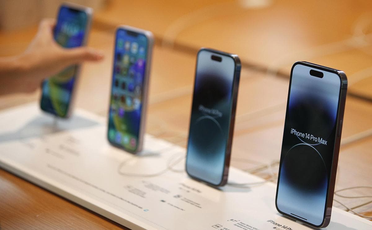 Apple iPhone ишлаб чиқаришни қисқартирди 