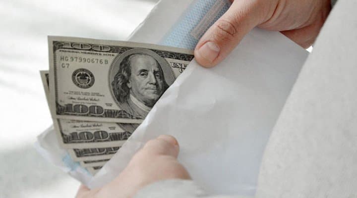 A nurse sentenced to 2-year house arrest in Urgench for accepting $2,000 bribe 