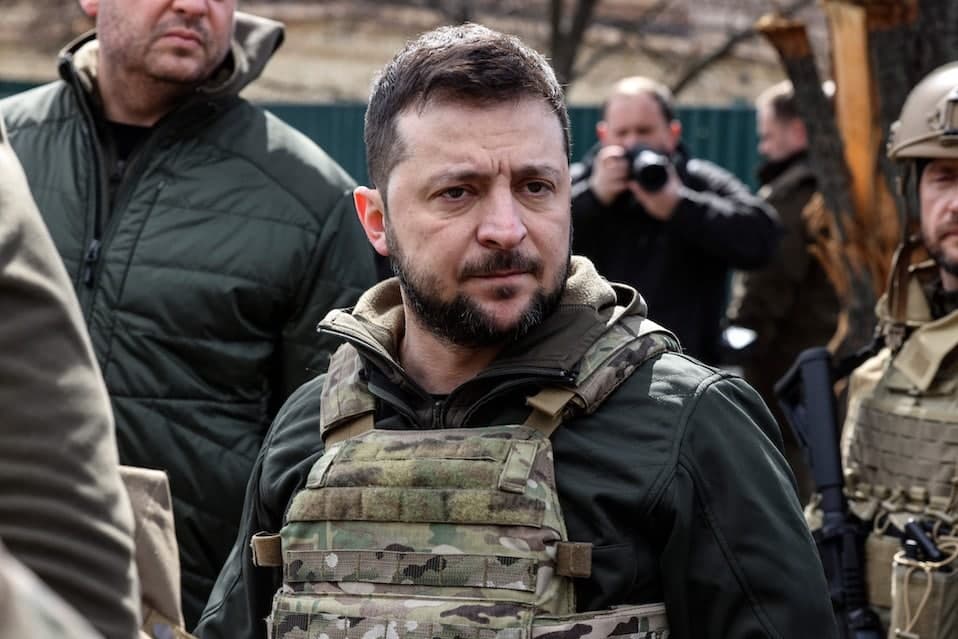 Zelenskiy Donbass frontidagi vaziyatni «azobli» deb atadi