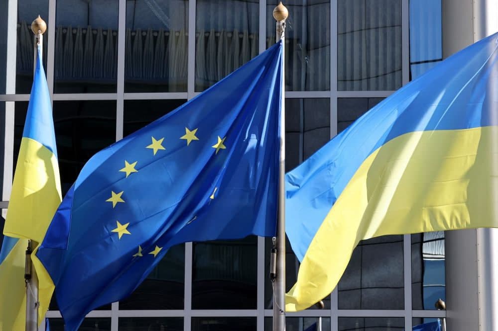 Yevroparlament Ukrainaga harbiy yordamni oşirişga çaqirdi