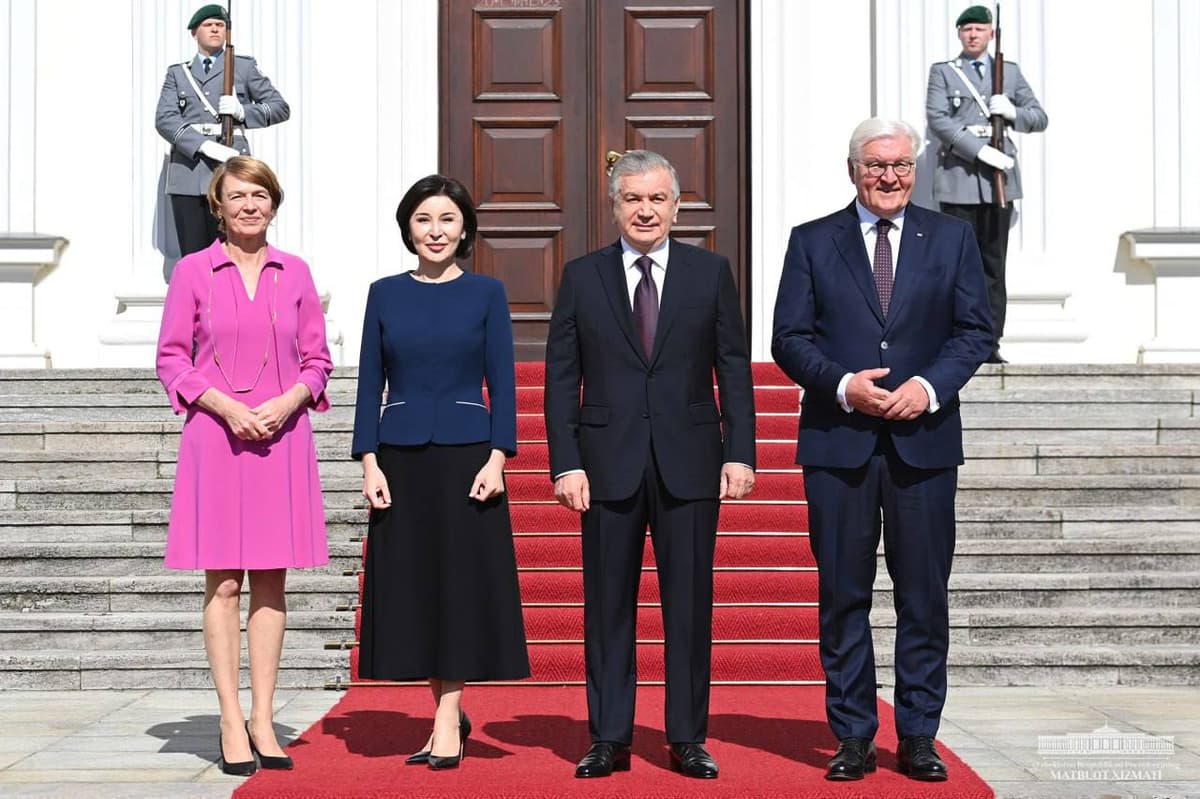 Shavkat Mirziyoyev holds talks with Frank-Walter Steinmeier in Berlin