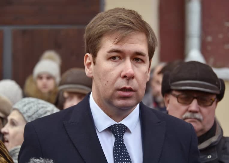 Taniqli advokat Ilya Novikov Rossiyada qidiruvga berildi