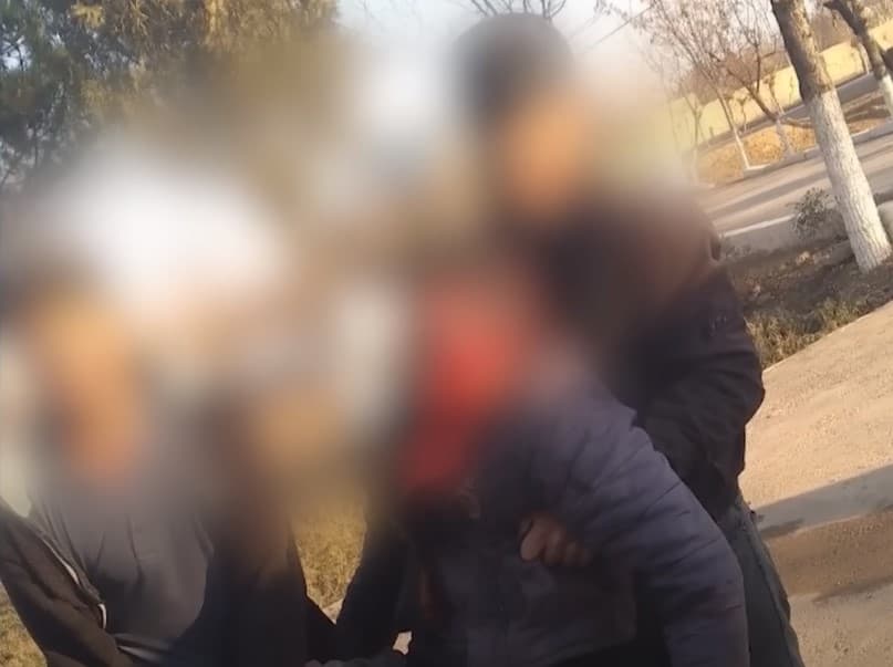 14 yoshli o‘smir vahshiylarcha kaltaklandi