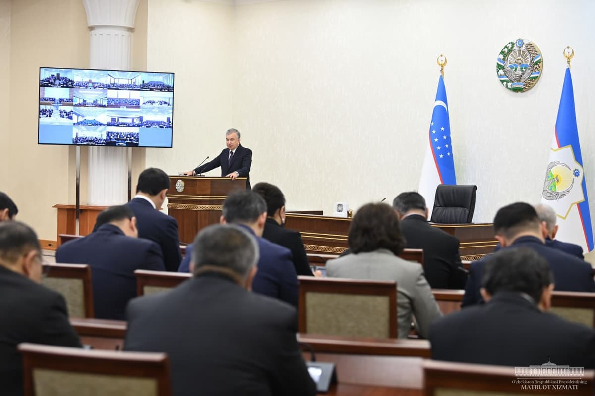 Prezident energetika vaziri o‘rinbosarini ishdan oldi, boshqa mas’ullarga sinov muddati berildi