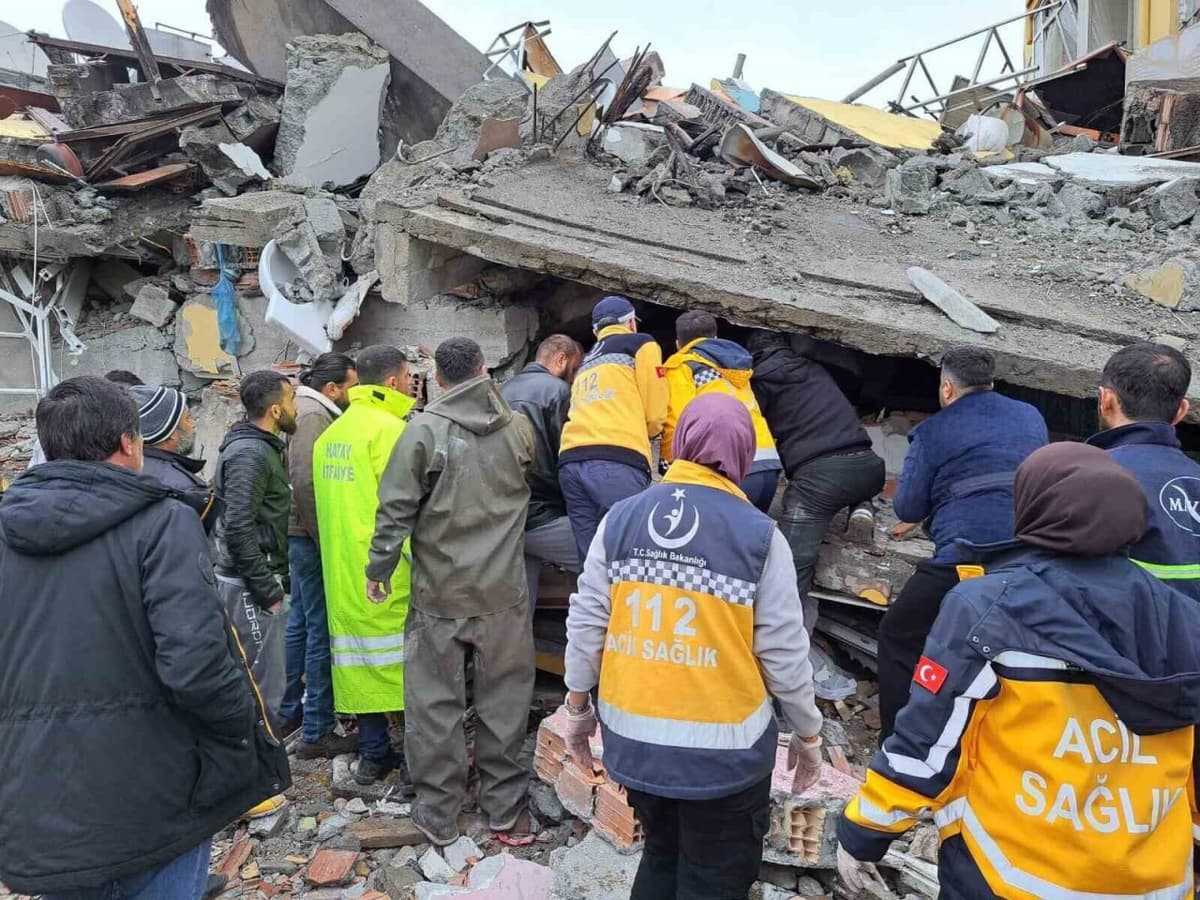 Turkiya va Suriyada zilzila qurbonlari soni 30 mingdan oşdi