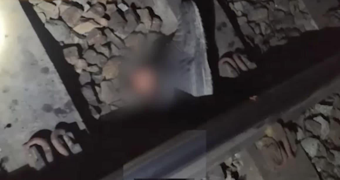 Piyodalar yölagi qolib temiryöldan ötmoqçi bölgan fuqaroning oyoğini poyezd bosib ketdi