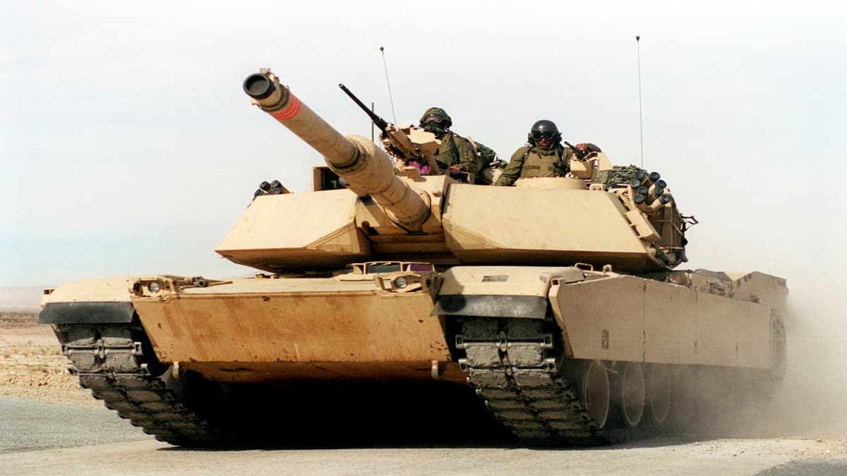 АҚШ кузгача Украинага Abrams танкларини етказиб беради