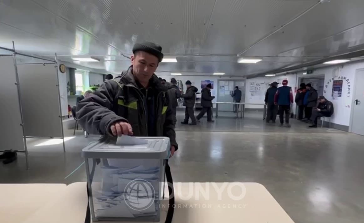 В Узбекистане началось досрочное голосование на референдуме