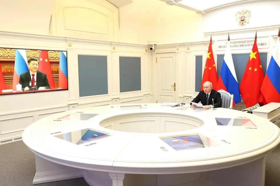 Rossiyaning Xitoyga qaramligi kuchaymoqda. Dollarni yuanga almashtirish ortida qanday xavflar mavjud?