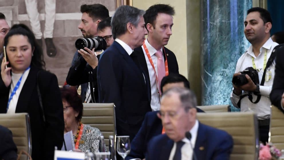 Dehlidagi sammit: Blinken va Lavrov Ukrainadagi urush boshidan buyon ilk bor gaplashdi
