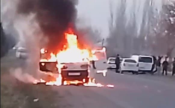 В Кашкадарьинской области загорелся Damas