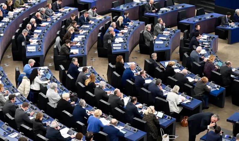 Yevroparlament Haaga sudini Lukashenkoni hibsga olishga order berishga chaqirdi