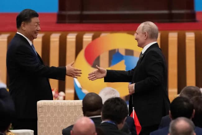 «Urush - bu urush». Putin Ukrainadagi mag‘lubiyat haqidagi savolga javob qaytardi