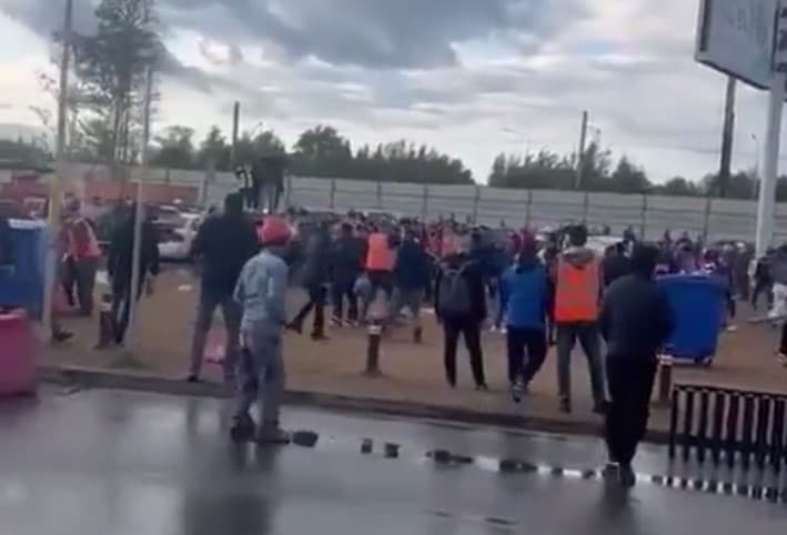 В Санкт-Петербурге произошла массовая драка мигрантов. Причиной могла стать бесплатная еда