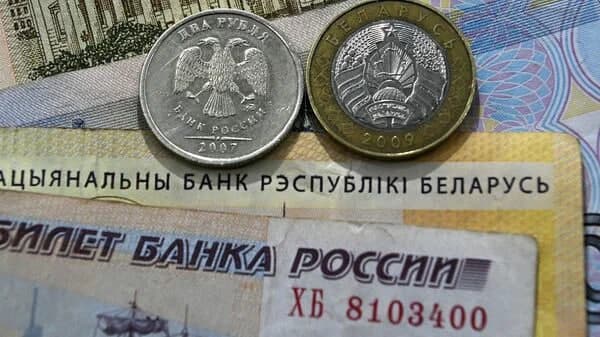 Lukaşenko Belarus va Rossiyaning yagona valutasini joriy etiş muddati haqida gapirdi