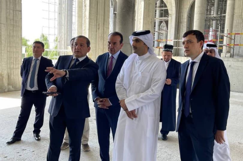Премьер-министр Катара посетил мемориальный комплекс имама Аль-Бухари