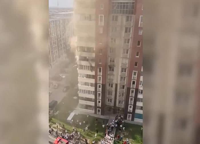 В 16-этажном доме в Алматы произошёл пожар