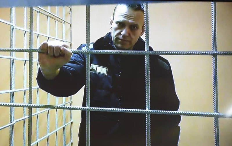 Navalniyga koloniyada dori berişni boşlaşdi