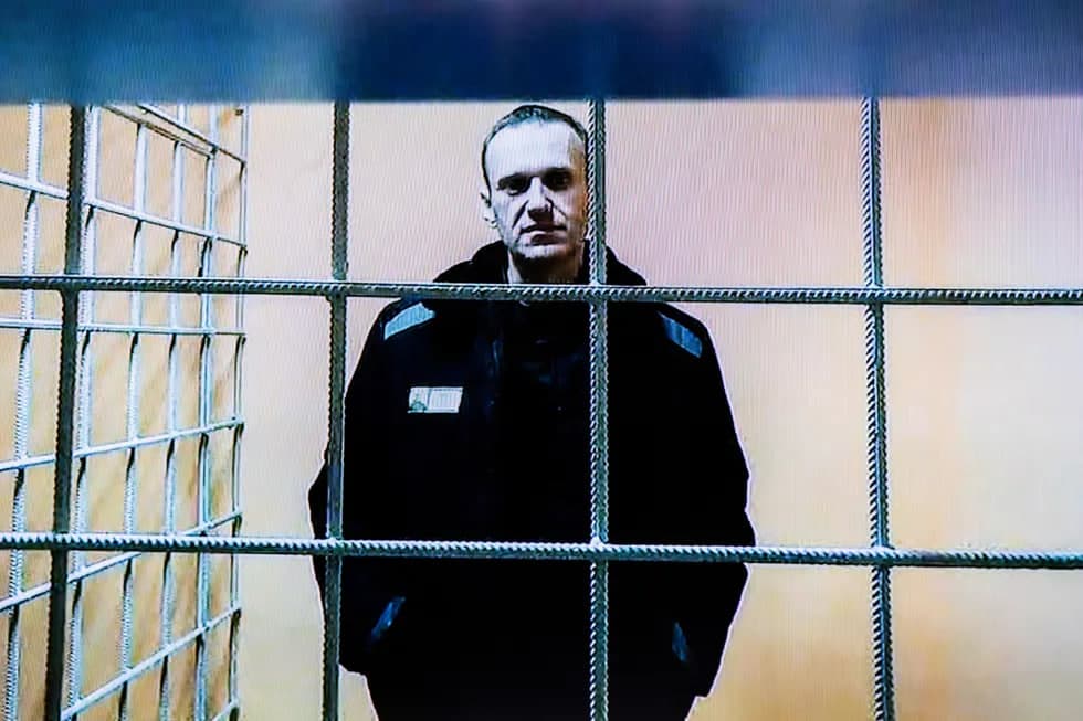 Навальному запросили 20 лет лишения свободы по делу об «экстремизме»