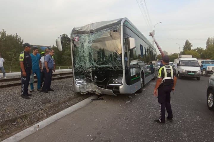 Toshkentda YTHga uchragan elektrobus yo‘lovchilari jarohatlandi