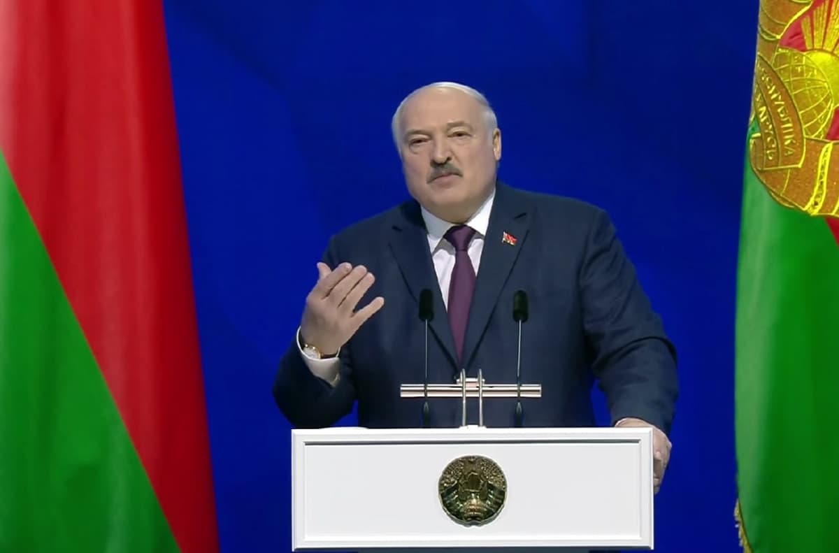 Lukashenko urush haqida: «Harbiy harakatlarni to‘xtatish kerak»