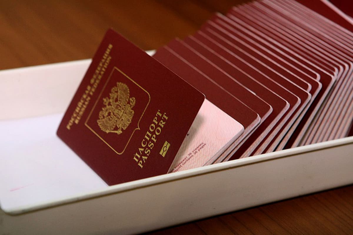 Чет элга чиқиши чекланган россиялик қарздорлар сони 8 млн кишига етди