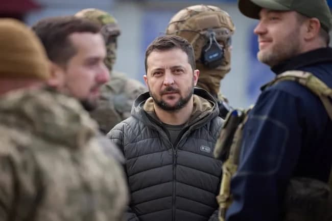 Zelenskiy Vaşingtonga yöl oldi. Bu uning Ukrainadagi uruş davridagi ilk xorijiy safari