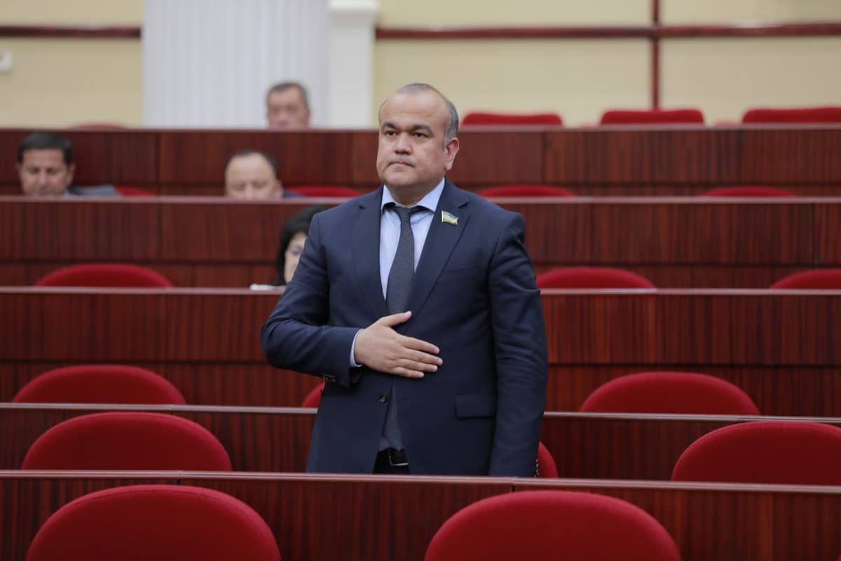 Nodir Jumayev Qonunchilik palatasi Sanoat, qurilish va savdo masalalari qo‘mitasi raisi lavozimiga saylandi 