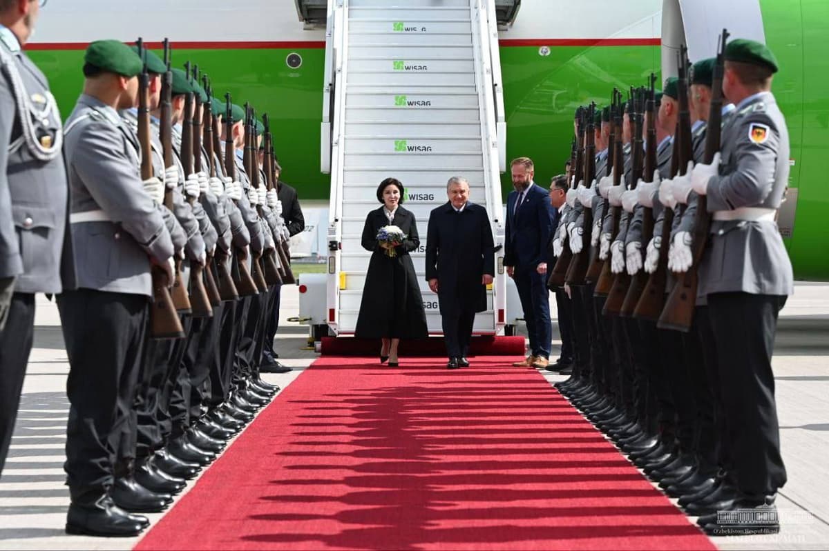 Shavkat Mirziyoyev arrives in Berlin
