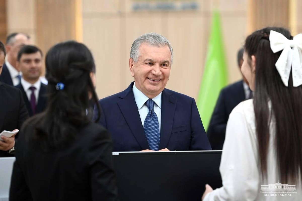 Шавкат Мирзиёев посетил ургенчский IT-парк