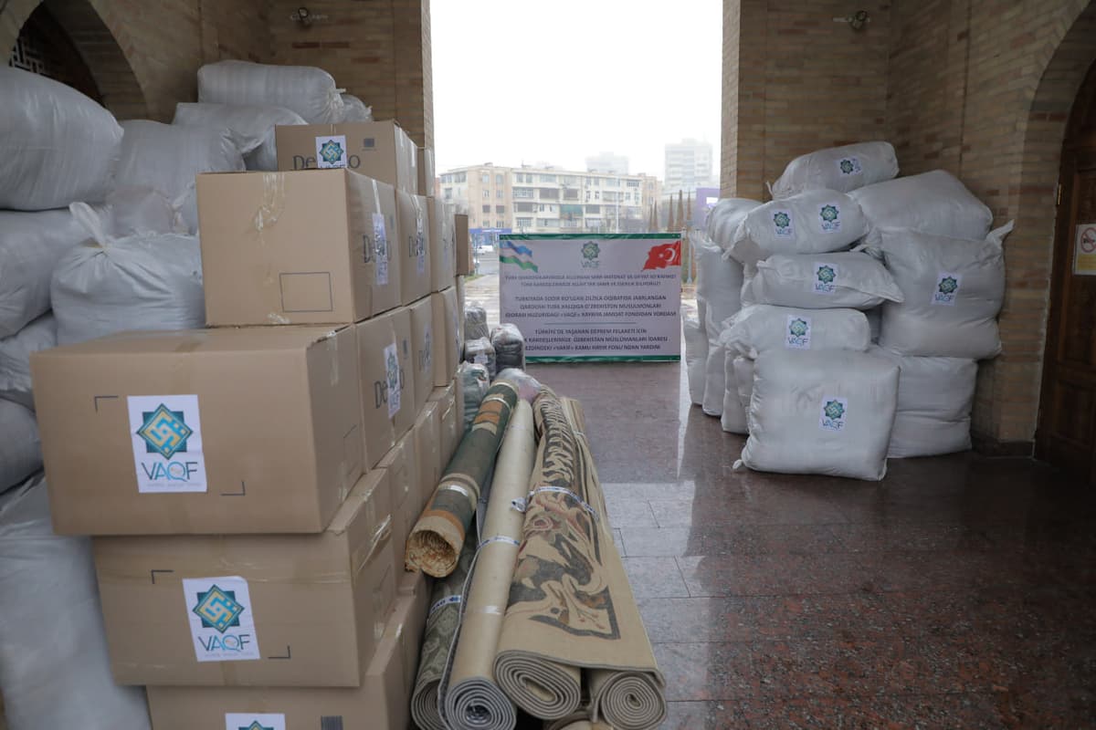 «Vaqf» fondi Turkiyaga 10 mingga yaqin kiyim va zarur jihozlardan iborat gumanitar yordam yubordi