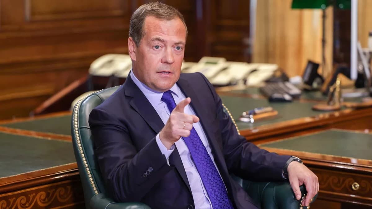 Medvedev yadro davlatining mag‘lubiyati yadroviy urushga olib kelishi mumkinligini aytdi