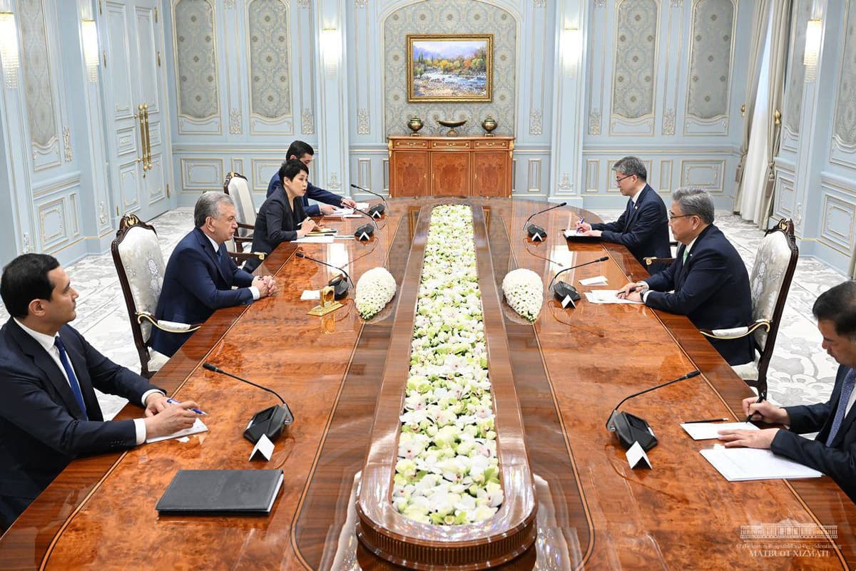 President of Uzbekistan receives Foreign Minister of South Korea 