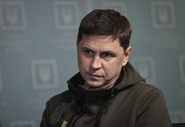 Podolyak Ukraina qurolli kuchlarining qarshi hujumi allaqachon boshlanganini aytdi