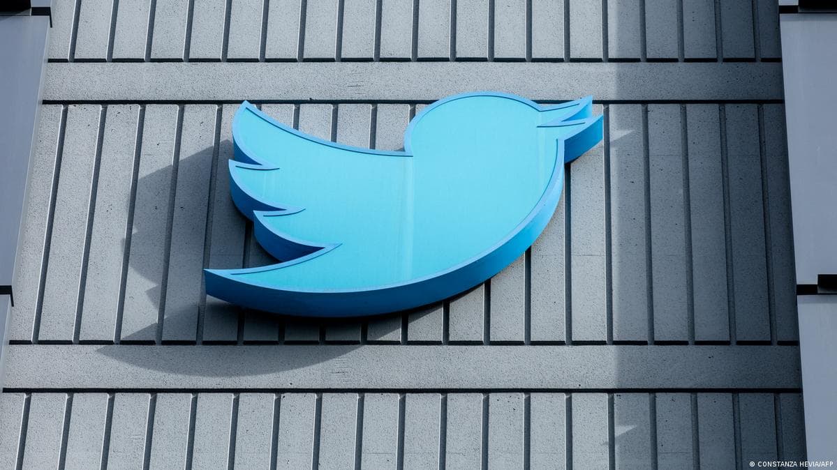 Twitter Rossiya rasmiylarining akkauntlari böyiça çeklovlarni bekor qildi