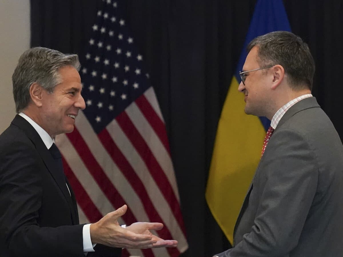 Blinken va Kuleba Ukrainaning qarşi hujumga tayyorgarligini muhokama qildi