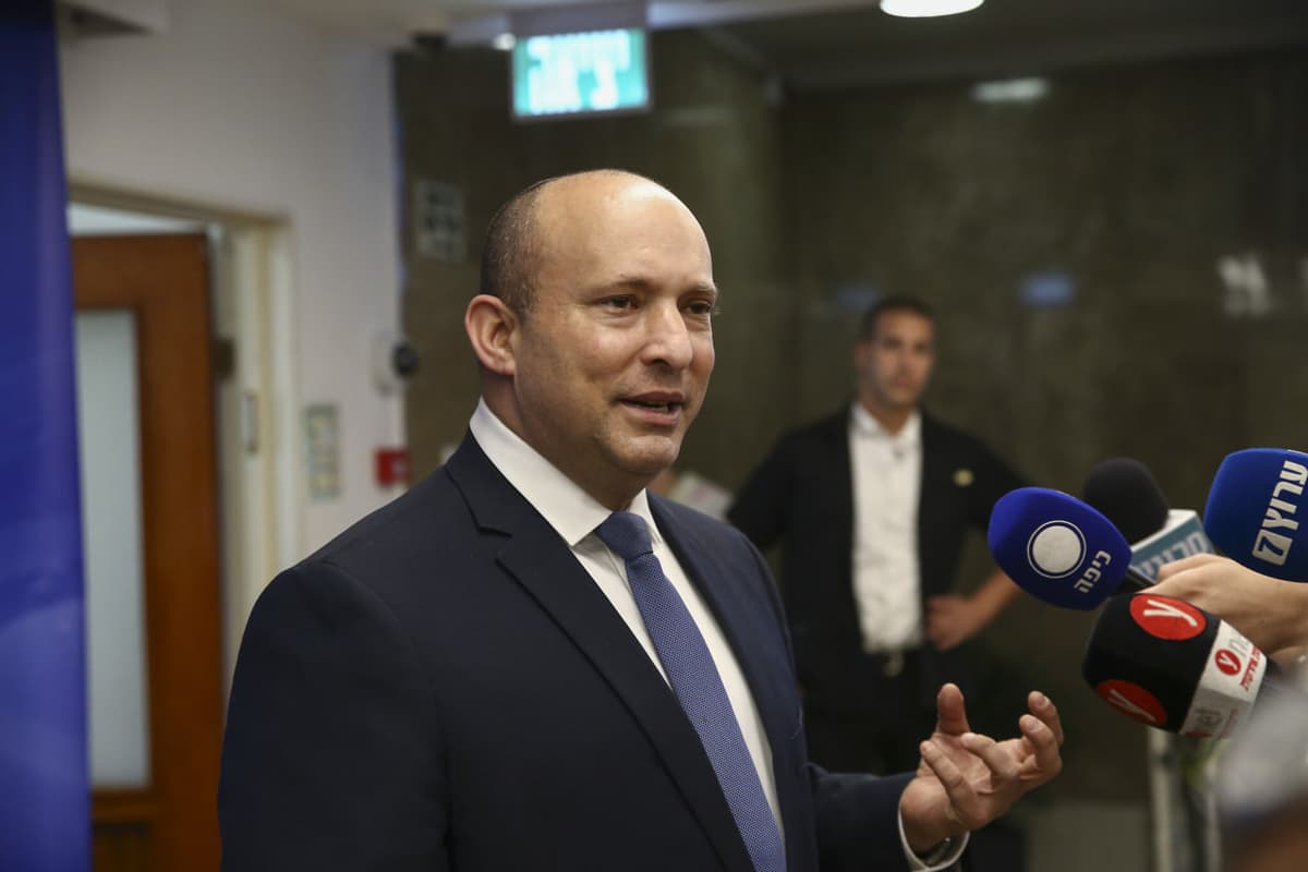 Isroil sobiq bosh vaziri: Bucha Rossiya va Ukraina o‘rtasida sulhni yo‘qqa chiqardi